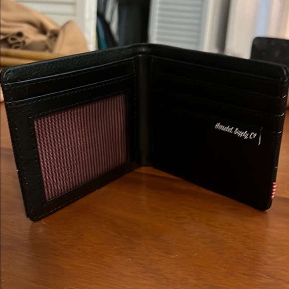 NWT Herschel Supply Company Black and White Wallet Card Holder - Picture 2 of 7